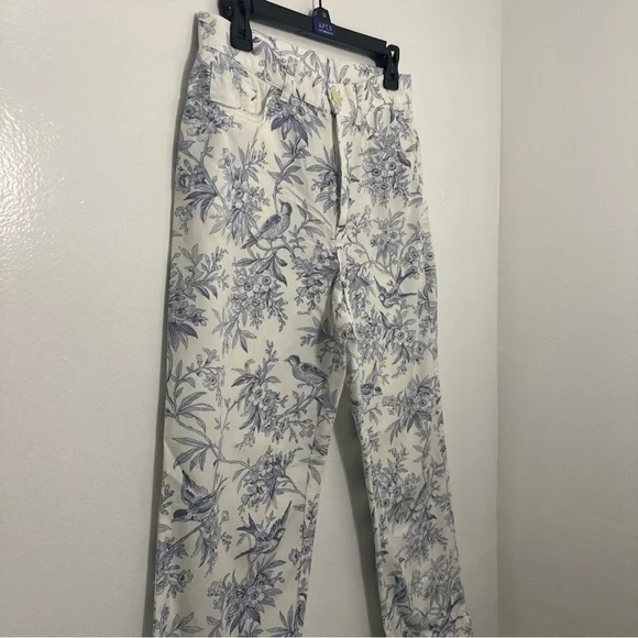 Ralph Lauren—White and Blue Floral Bird Cropped Trousers - Picture 3 of 8